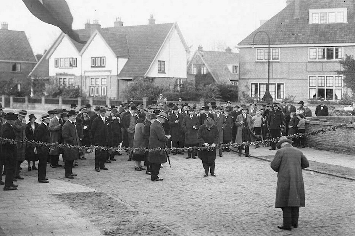 1927 Opening nieuw gedeelte Tuindorp door CF Stork